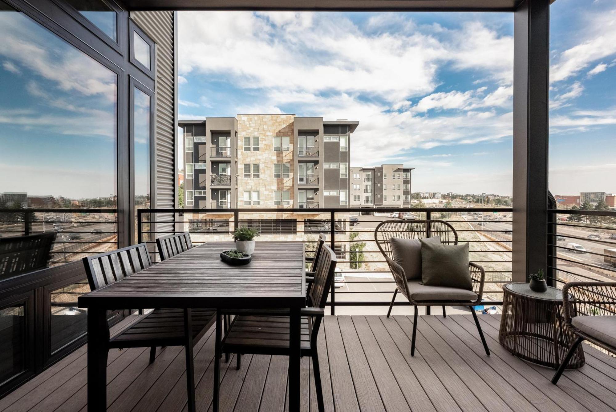 Luxurious Escape - Walk To Empower Field - Tesoro Villa Denver Exterior photo